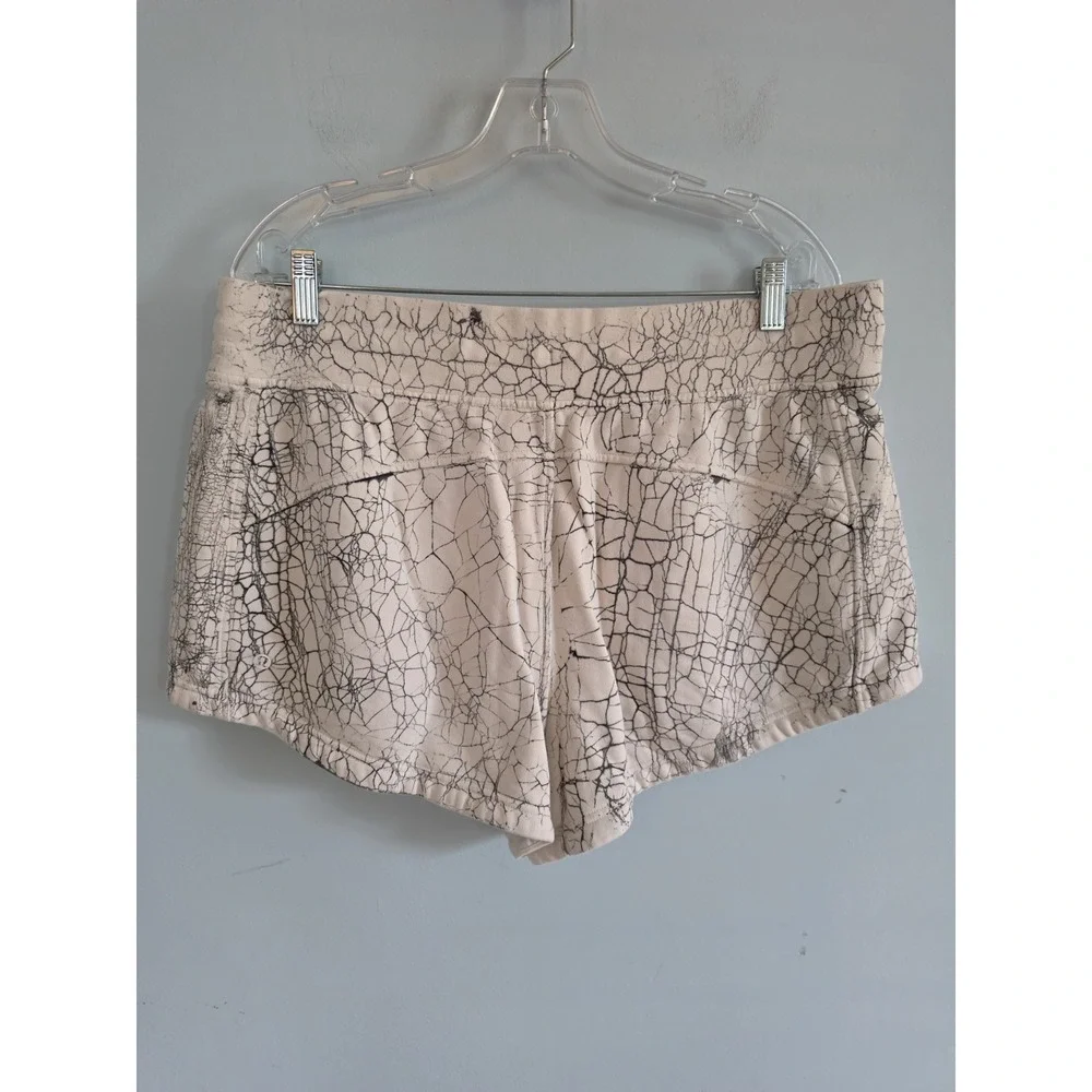 Lululemon Inner Glow High-Rise Short 3